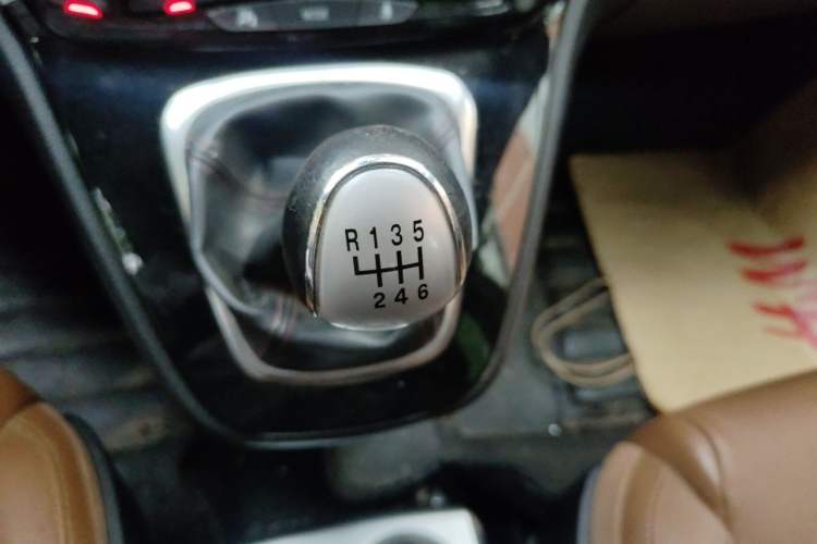 Used Haval H6 2014 Sport Version 1.5T Manual Two-Wheel Drive Elite Edition Gear Lever