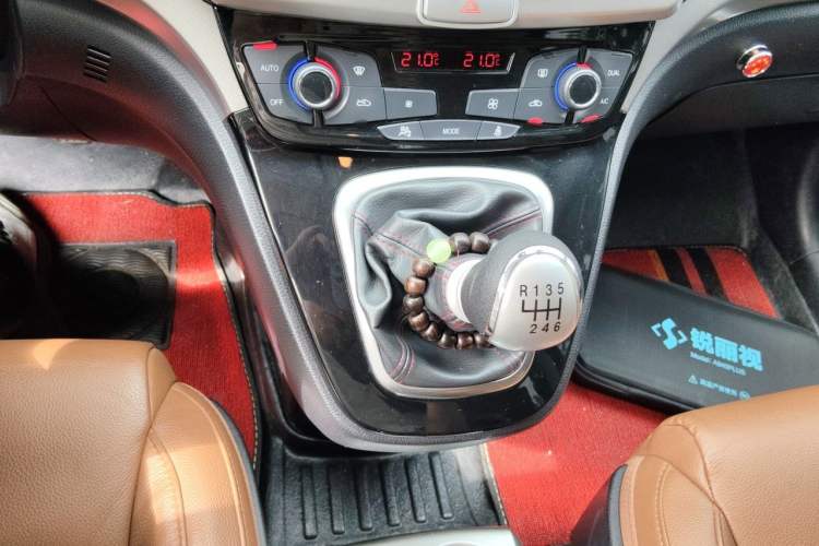 Used Haval H6 2014 Sport Version 1.5T Manual Two-Wheel Drive Elite Edition Gear Lever