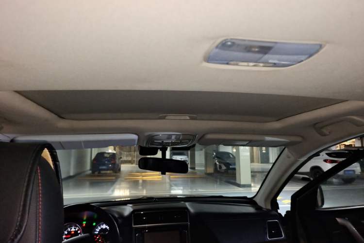 Used Haval H6 2014 Upgraded Model 1.5T Manual Two-Wheel Drive Elite Version Headliner