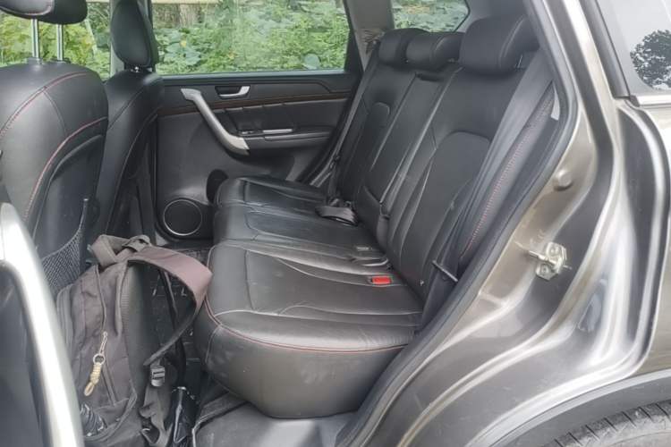 Used Haval H6 2014 Sport Version 1.5T Manual Two-Wheel Drive Elite Edition Left Rear Seat
