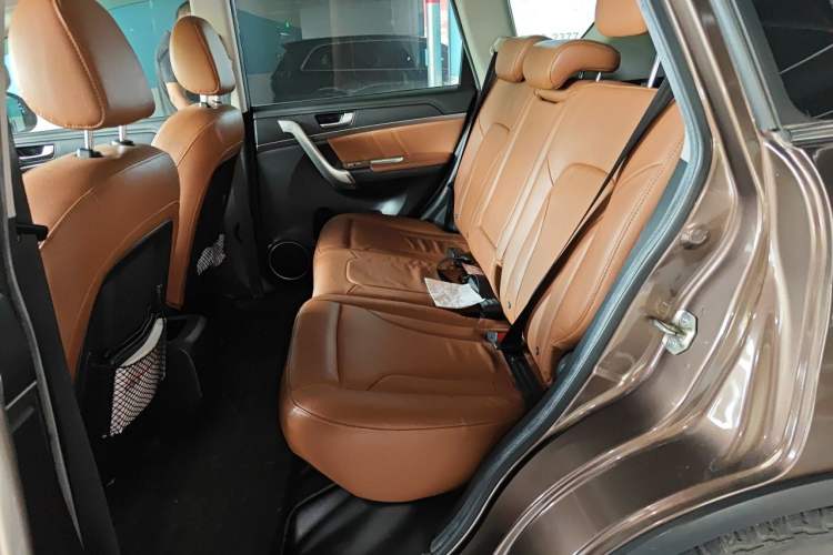 Used Haval H6 2014 Sport Version 1.5T Manual Two-Wheel Drive Elite Edition Left Rear Seat