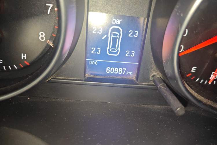 Used Haval H6 2014 Sport Version 1.5T Manual Two-Wheel Drive Elite Edition Odometer Close Up