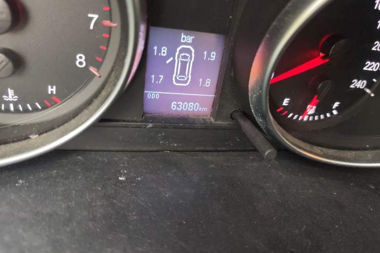 Used Haval H6 2014 Sport Version 1.5T Manual Two-Wheel Drive Elite Edition Odometer Close Up