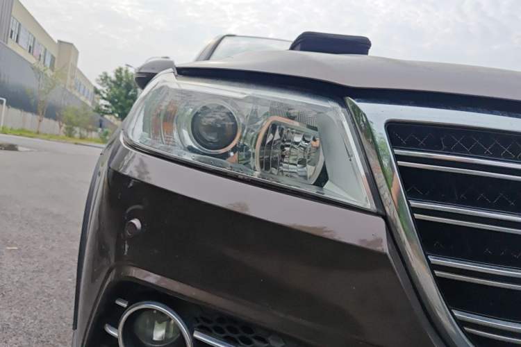 Used Haval H6 2014 Sport Version 1.5T Manual Two-Wheel Drive Elite Edition Right Front Headlight