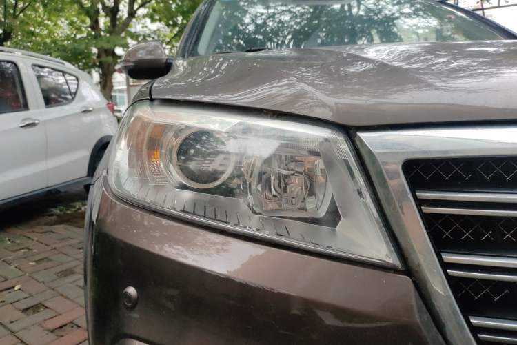 Used Haval H6 2014 Sport Version 1.5T Manual Two-Wheel Drive Elite Edition Right Front Headlight