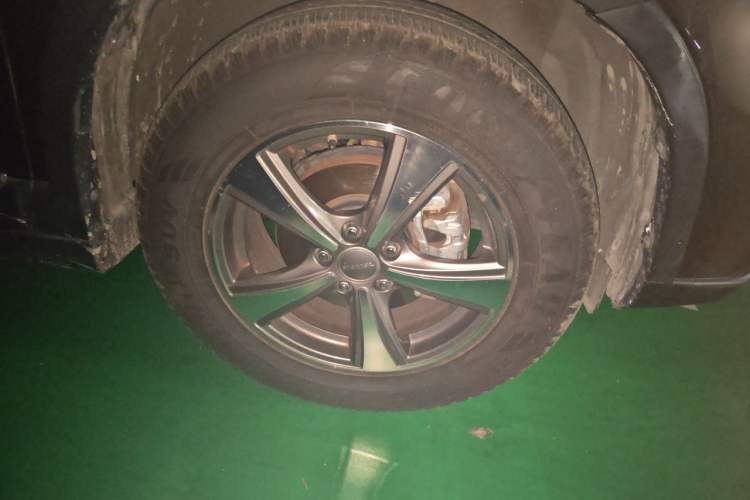 Used Haval H6 2014 Sport Version 1.5T Manual Two-Wheel Drive Elite Edition Right Front Wheel Hub