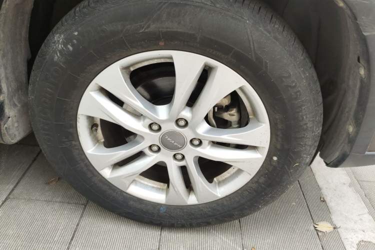 Used Haval H6 2014 Sport Version 1.5T Manual Two-Wheel Drive Elite Edition Right Front Wheel Hub