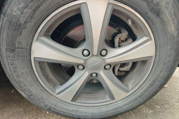Used Haval H6 2014 Sport Version 1.5T Manual Two-Wheel Drive Elite Edition Right Front Wheel Hub