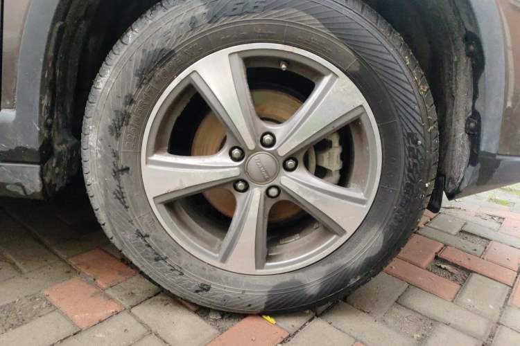 Used Haval H6 2014 Sport Version 1.5T Manual Two-Wheel Drive Elite Edition Right Front Wheel Hub