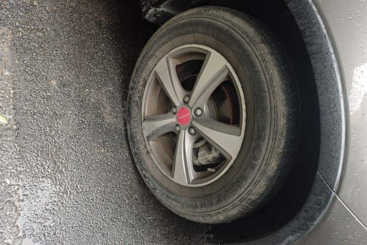 Used Haval H6 2014 Sports Edition 2.4L Automatic Prestige Model Right Front Wheel Hub