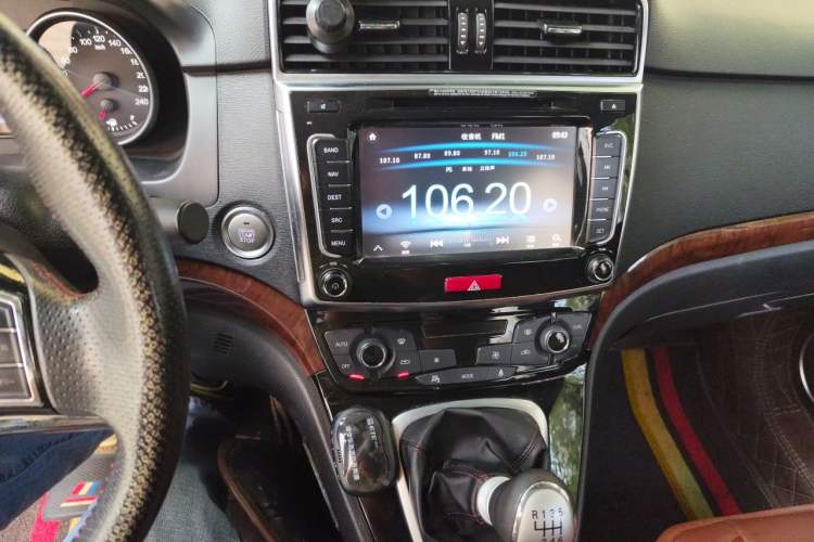 Used Haval H6 2014 Sport Version 1.5T Manual Two-Wheel Drive Elite Edition Audio And AC Panel