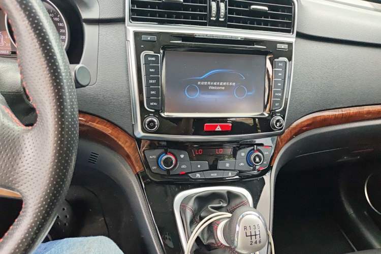 Used Haval H6 2014 Sport Edition 1.5T Manual 4x4 Elite Model Audio And AC Panel