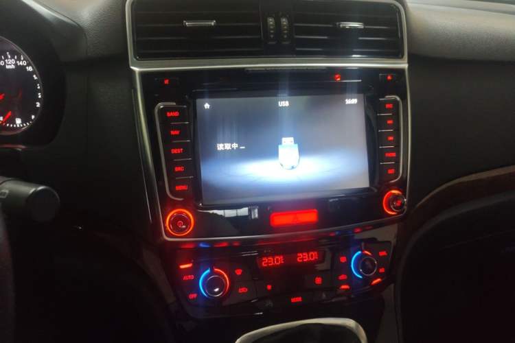 Used Haval H6 2014 Sport Version 1.5T Manual Two-Wheel Drive Elite Edition Audio And AC Panel
