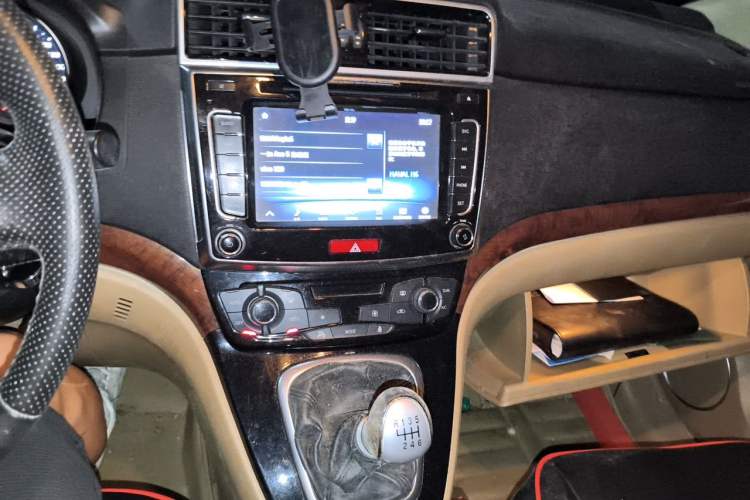 Used Haval H6 2014 Sport Version 1.5T Manual Two-Wheel Drive Elite Edition Audio And AC Panel