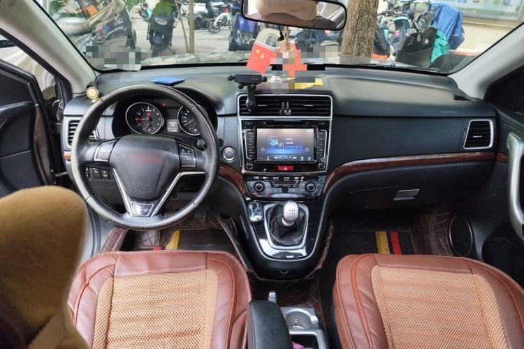 Used Haval H6 2014 Sport Version 1.5T Manual Two-Wheel Drive Elite Edition Center Console