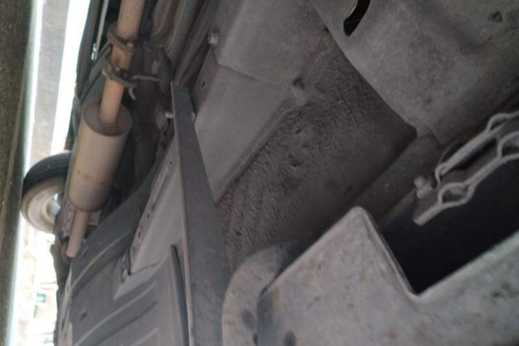 Used Haval H6 2014 Upgraded Model 1.5T Manual Two-Wheel Drive Elite Version Chassis Front Left
