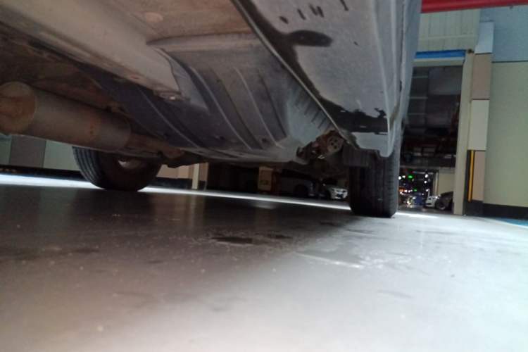 Used Haval H6 2014 Upgraded Model 1.5T Manual Two-Wheel Drive Elite Version Chassis Front Left