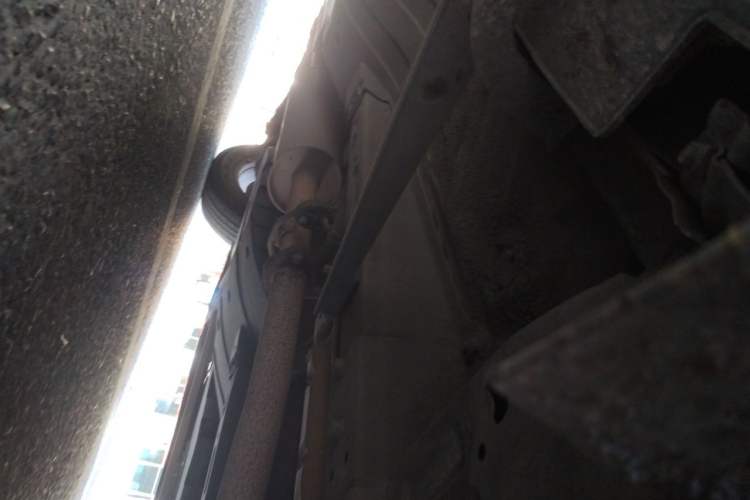 Used Haval H6 2014 Upgraded Model 1.5T Manual Two-Wheel Drive Elite Version Chassis Front Right