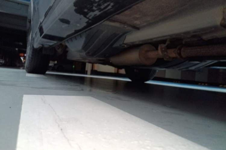 Used Haval H6 2014 Upgraded Model 1.5T Manual Two-Wheel Drive Elite Version Chassis Front Right