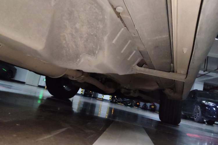 Used Haval H6 2014 Upgraded Model 1.5T Manual Two-Wheel Drive Elite Version Chassis Rear Right