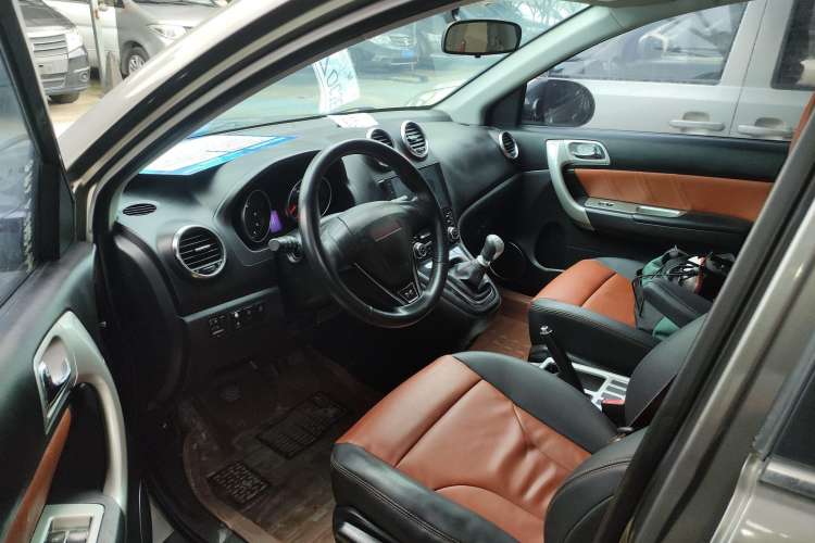 Used Haval H6 2014 Upgraded Model 2.0T Diesel Manual Two-Wheel Drive Urban Version Driver Seat