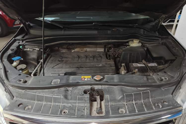 Used Haval H6 2014 Upgraded Model 1.5T Manual Two-Wheel Drive Elite Version Engine Bay