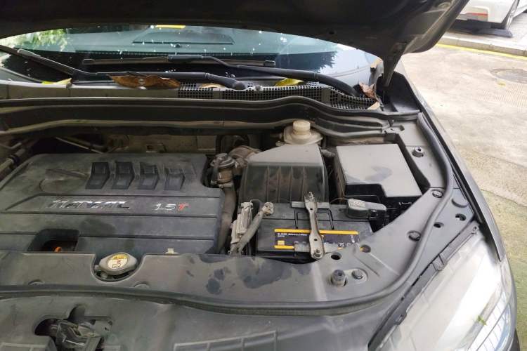 Used Haval H6 2014 Sport Version 1.5T Manual Two-Wheel Drive Elite Edition Engine Bay Left
