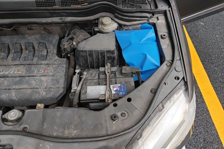Used Haval H6 2014 Sport Version 1.5T Manual Two-Wheel Drive Elite Edition Engine Bay Left