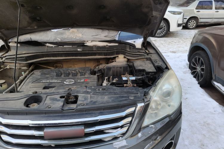 Used Haval H6 2014 Upgraded Model 1.5T Manual Two-Wheel Drive Elite Version Engine Bay Left