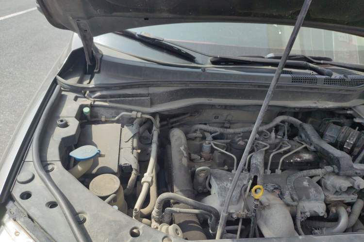 Used Haval H6 2014 Sport Edition 2.0T Diesel Manual Two-Wheel-Drive Elite Model Engine Bay Right