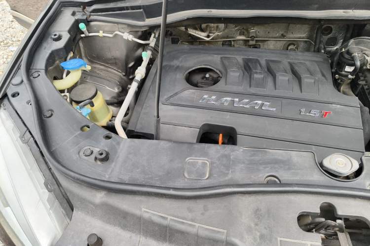 Used Haval H6 2014 Sport Version 1.5T Manual Two-Wheel Drive Elite Edition Engine Bay Right