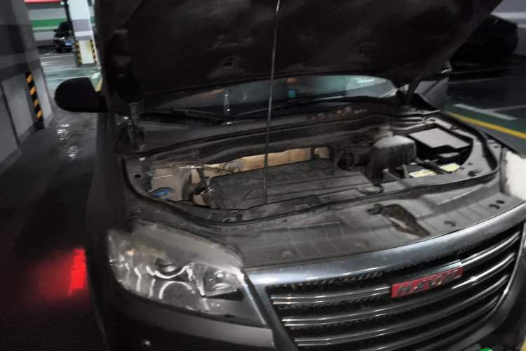 Used Haval H6 2014 Sport Version 1.5T Manual Two-Wheel Drive Elite Edition Engine Bay Right