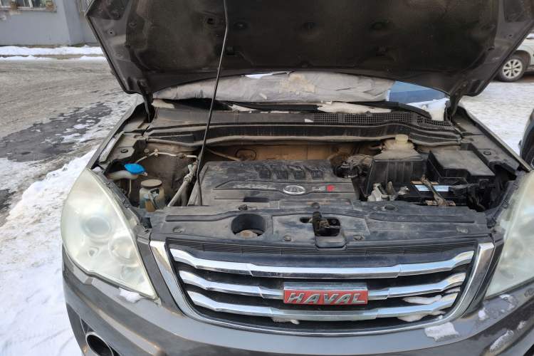 Used Haval H6 2014 Upgraded Model 1.5T Manual Two-Wheel Drive Elite Version Engine Bay Right