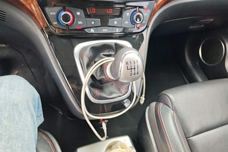 Used Haval H6 2014 Sport Edition 1.5T Manual 4x4 Elite Model Gear Lever