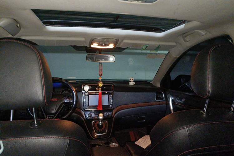 Used Haval H6 2014 Sport Version 1.5T Manual Two-Wheel Drive Elite Edition Headliner
