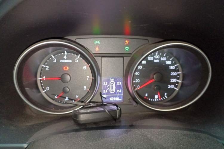 Used Haval H6 2014 Upgraded Model 1.5T Manual Two-Wheel Drive Elite Version Instrument Cluster