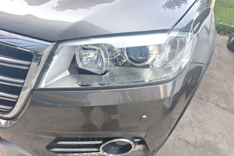 Used Haval H6 2014 Sport Version 1.5T Manual Two-Wheel Drive Elite Edition Left Front Headlight