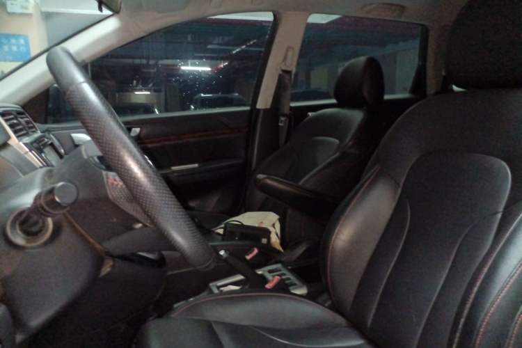 Used Haval H6 2014 Upgraded Model 1.5T Manual Two-Wheel Drive Elite Version Left Front Seat