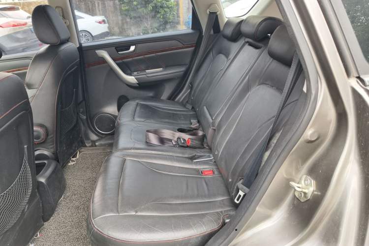 Used Haval H6 2014 Sport Version 1.5T Manual Two-Wheel Drive Elite Edition Left Rear Seat
