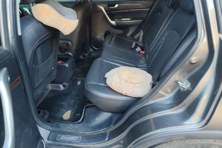 Used Haval H6 2014 Sport Version 1.5T Manual Two-Wheel Drive Elite Edition Left Rear Seat