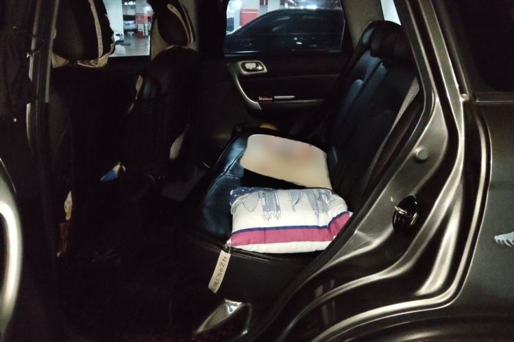 Used Haval H6 2014 Upgraded Model 1.5T Manual Two-Wheel Drive Elite Version Left Rear Seat