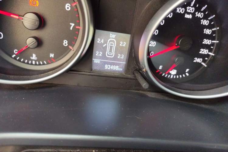 Used Haval H6 2014 Sport Version 1.5T Manual Two-Wheel Drive Elite Edition Odometer Close Up