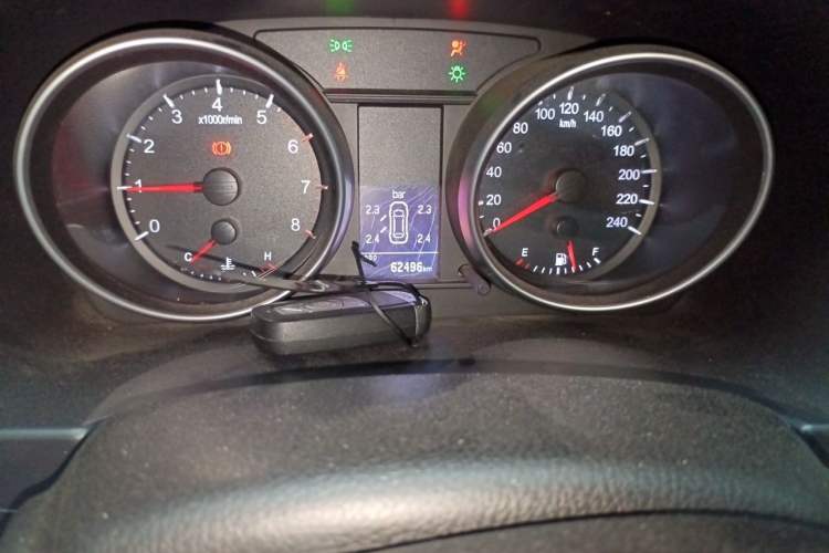 Used Haval H6 2014 Upgraded Model 1.5T Manual Two-Wheel Drive Elite Version Odometer Close Up