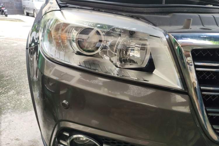 Used Haval H6 2014 Sport Version 1.5T Manual Two-Wheel Drive Elite Edition Right Front Headlight