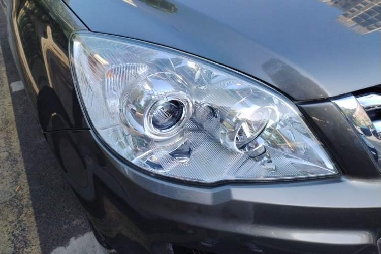 Used Haval H6 2014 Upgraded Model 1.5T Manual Two-Wheel Drive Elite Version Right Front Headlight