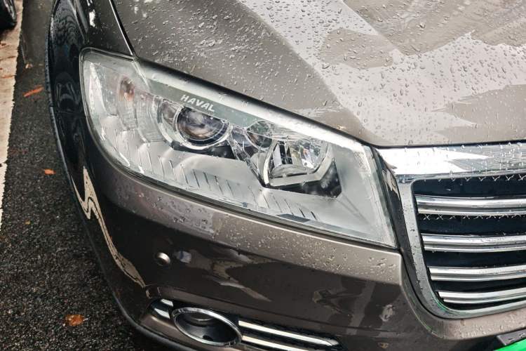 Used Haval H6 2014 Sport Version 1.5T Manual Two-Wheel Drive Elite Edition Right Front Headlight