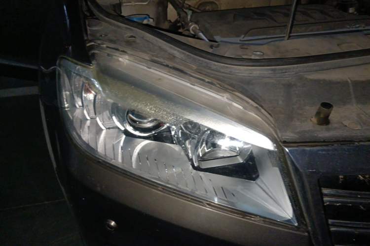 Used Haval H6 2014 Sport Version 1.5T Manual Two-Wheel Drive Elite Edition Right Front Headlight