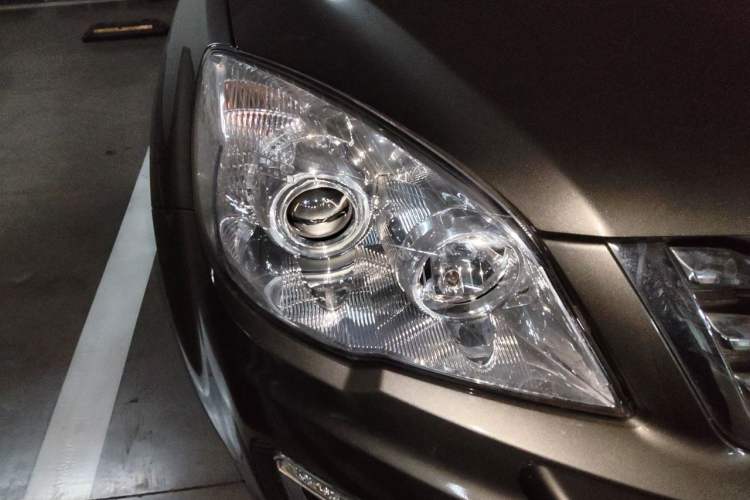 Used Haval H6 2014 Upgraded Model 1.5T Manual Two-Wheel Drive Elite Version Right Front Headlight