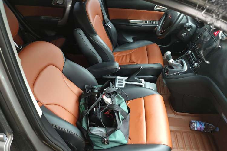 Used Haval H6 2014 Upgraded Model 2.0T Diesel Manual Two-Wheel Drive Urban Version Right Front Seat
