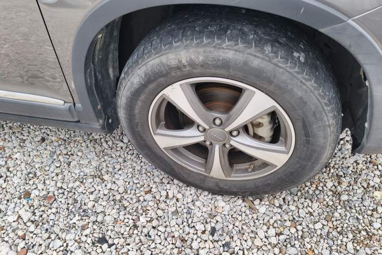 Used Haval H6 2014 Sport Version 1.5T Manual Two-Wheel Drive Elite Edition Right Front Wheel Hub